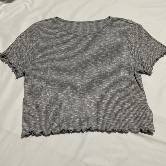 American Eagle ribbed cropped grey top - Picture 2 of 3